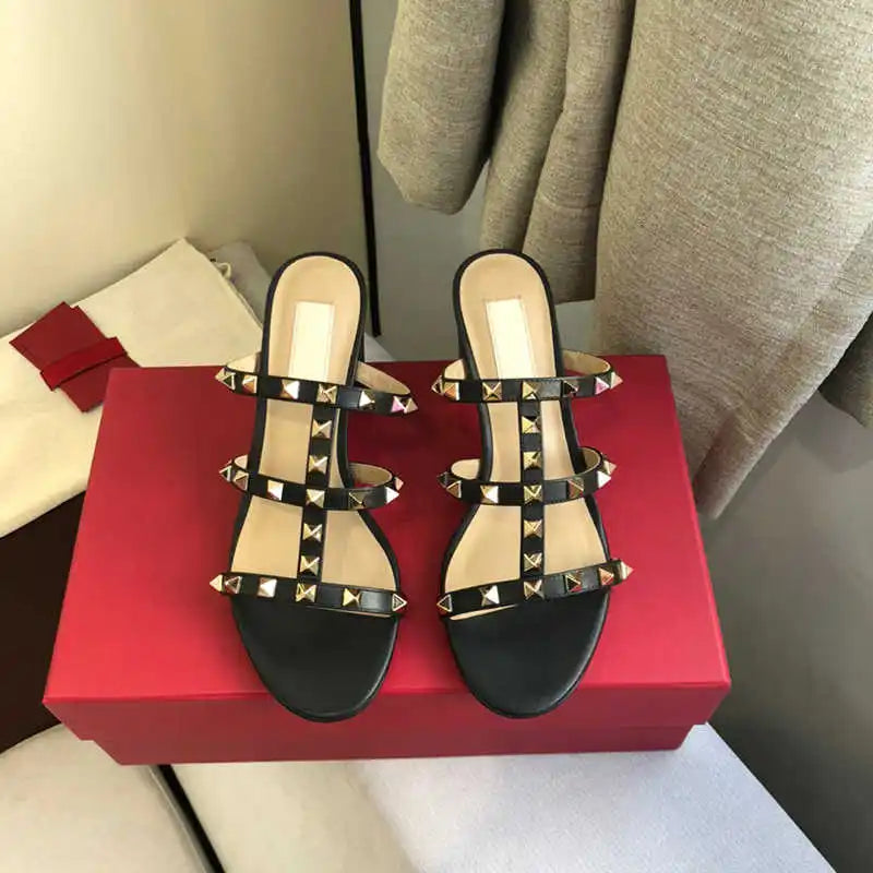 VAIFTILNO Gladiator Sandals for Women in Rose Patent Leather