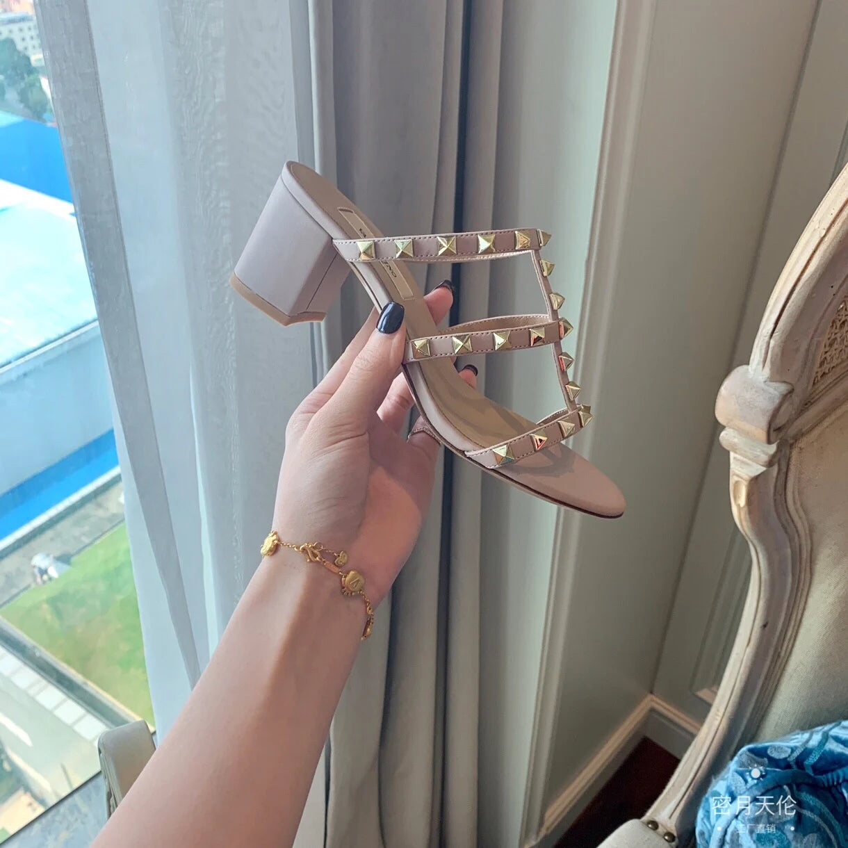 VAIFTILNO Gladiator Sandals for Women in Rose Patent Leather