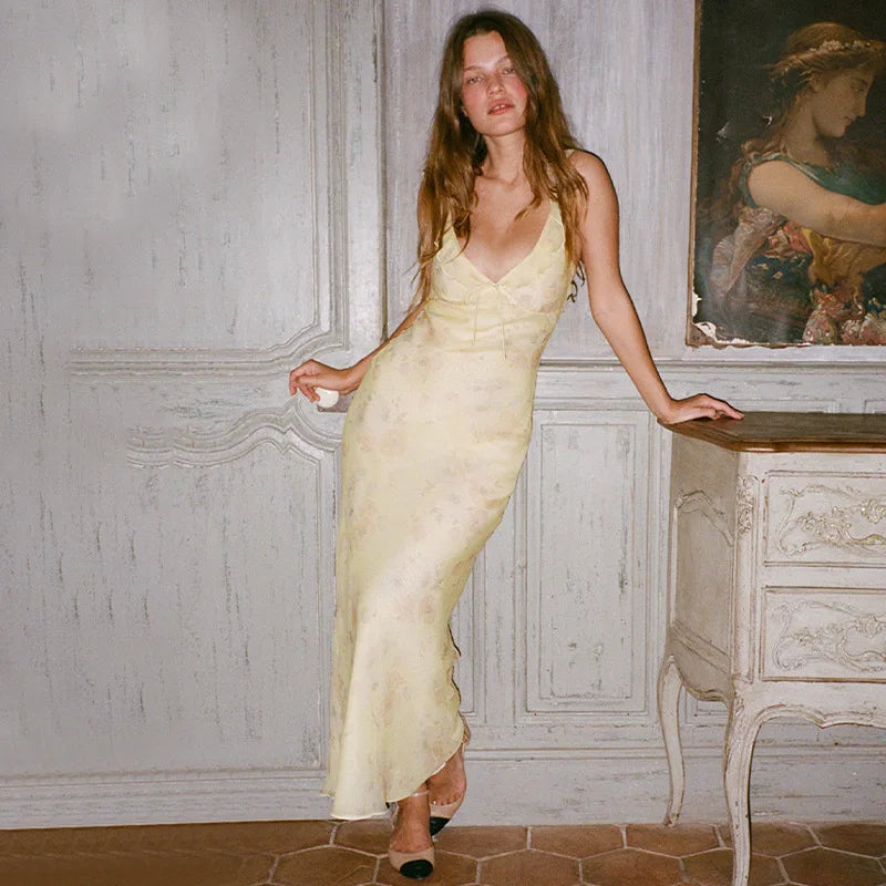 Cassies-Kurations Floral Bodycon Cami Dress