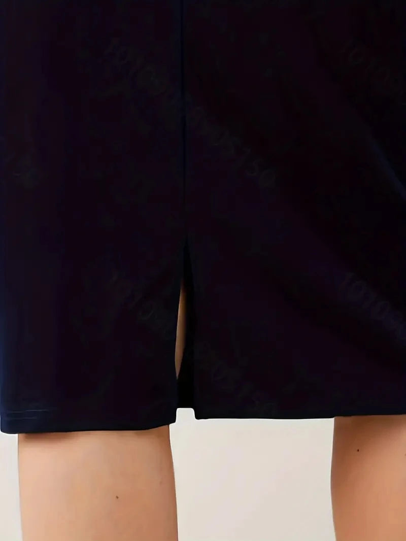 Plus Size Slim Pencil Skirt with Slit in Carmine