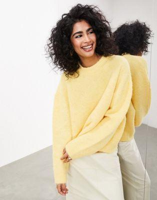 Oversized Crew Neck Knit Sweater in Buttermilk Yellow