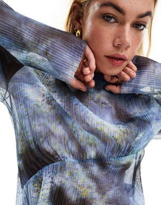 Asymmetric Mesh Top in Blurred Inky Print